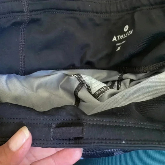 Athleta relay crop 2.0 - Picture 8 of 9